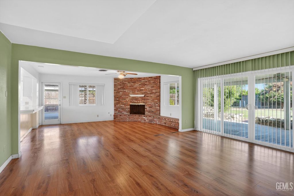 Photo of 6117 Euclid Avenue, Bakersfield, CA 93308 (MLS # 202604140)