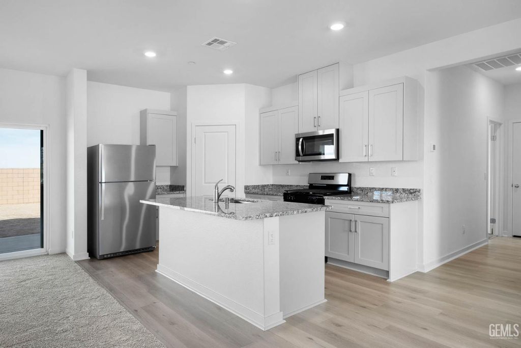 Photo of 5106 Beaverhead Avenue, Bakersfield, CA 93306 (MLS # 202511009)