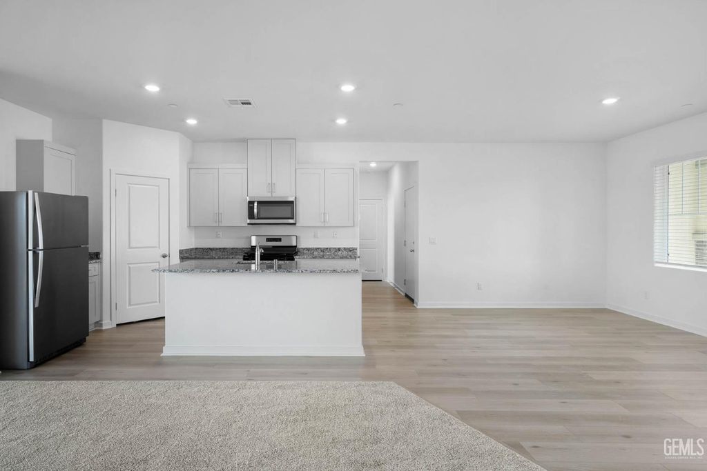 Photo of 5106 Beaverhead Avenue, Bakersfield, CA 93306 (MLS # 202511009)