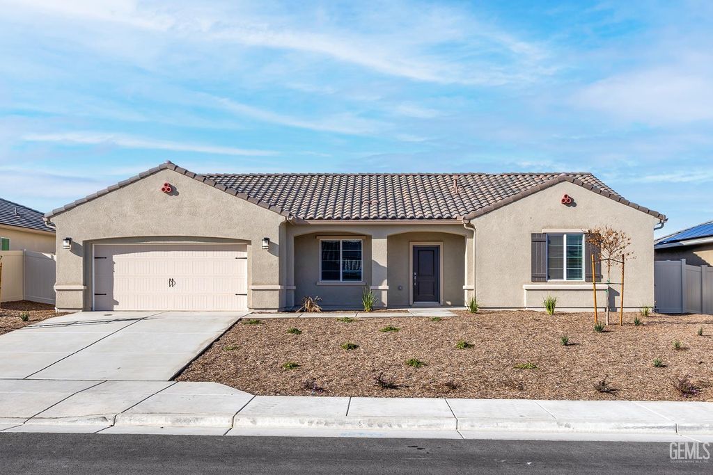 Photo of 5106 Beaverhead Avenue, Bakersfield, CA 93306 (MLS # 202511009)