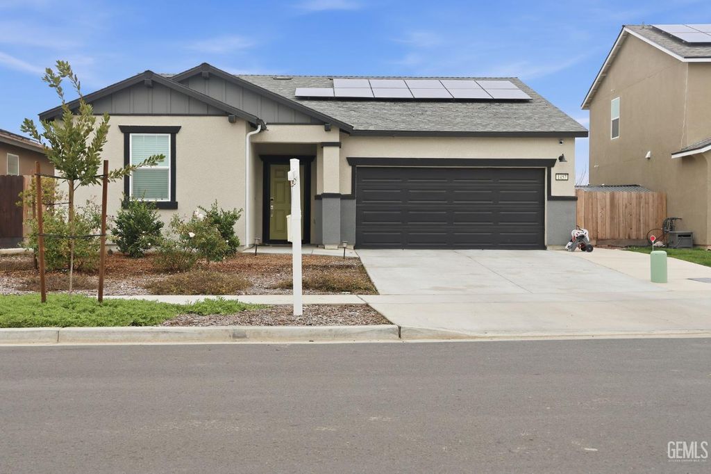 Photo of 1457 S Tropics Pl Pl, Hanford, CA 93230 (MLS # 202600679)