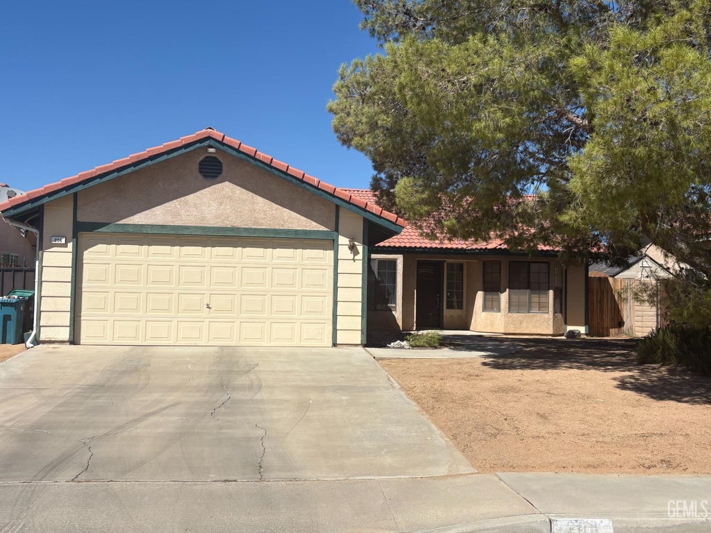 Photo of 204 Barbara Avenue, Ridgecrest, CA 93555 (MLS # 202609878)