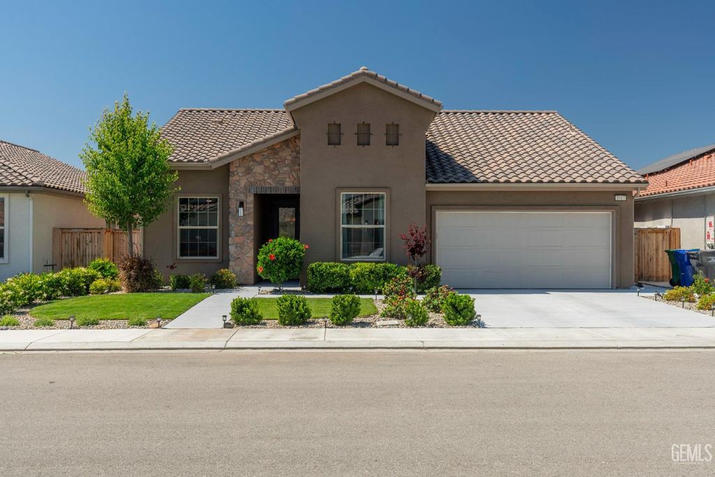 Photo of 3317 Whispering Forest Lane, Shafter, CA 93263 (MLS # 202603787)