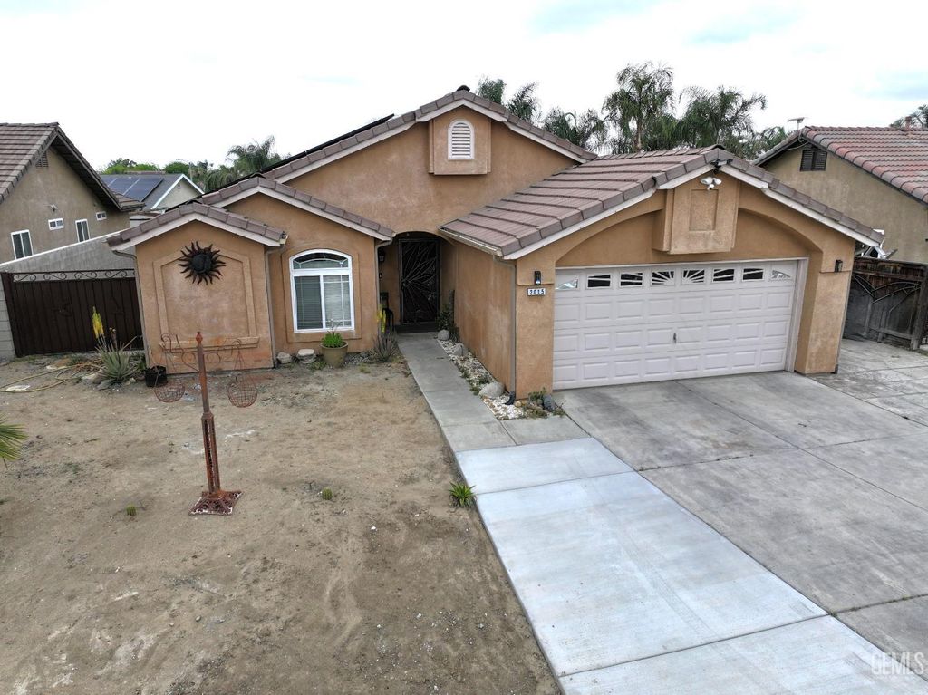 Photo of 2015 Romolo Street, Delano, CA 93215 (MLS # 202603716)