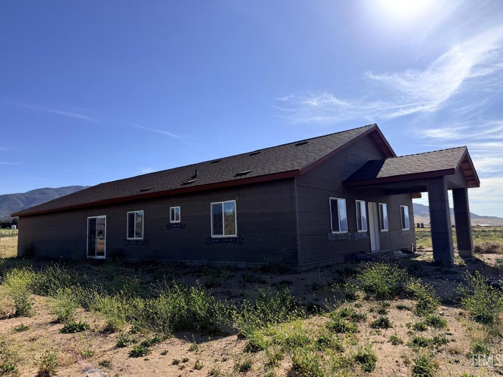 Photo of 18701 maurice Way, Tehachapi, CA 93561 (MLS # 202606646)