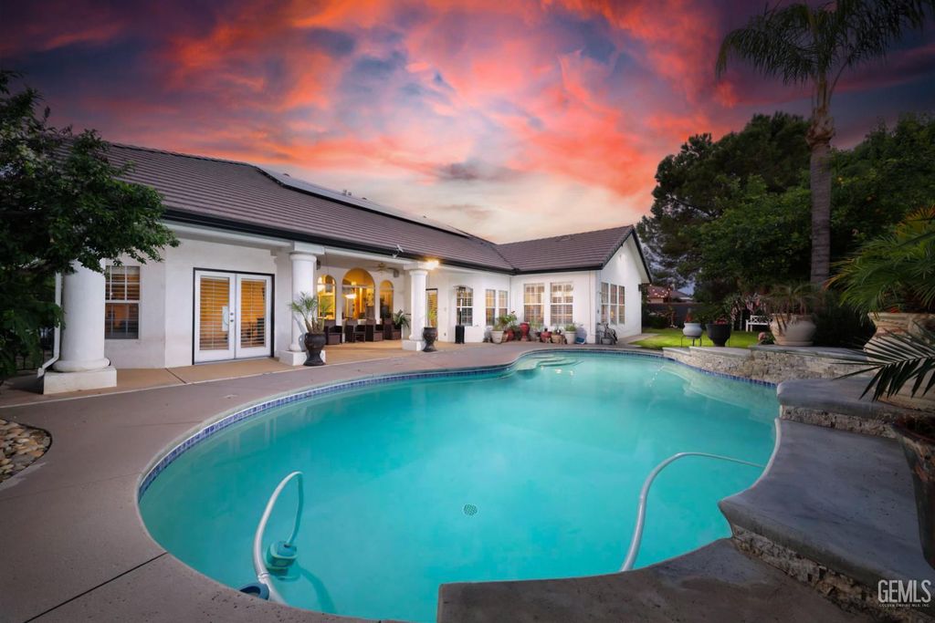 Photo of 10505 Finchley Drive, Bakersfield, CA 93311 (MLS # 202600951)