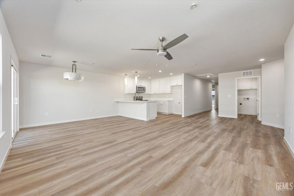 Photo of 21153 Conklin Boulevard, California City, CA 93505 (MLS # 202511262)