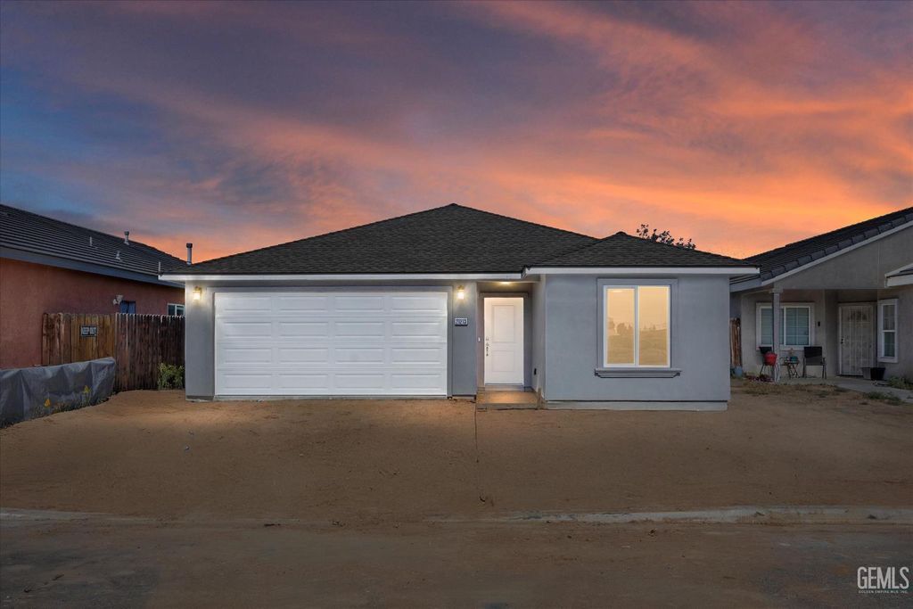 Photo of 21153 Conklin Boulevard, California City, CA 93505 (MLS # 202511262)