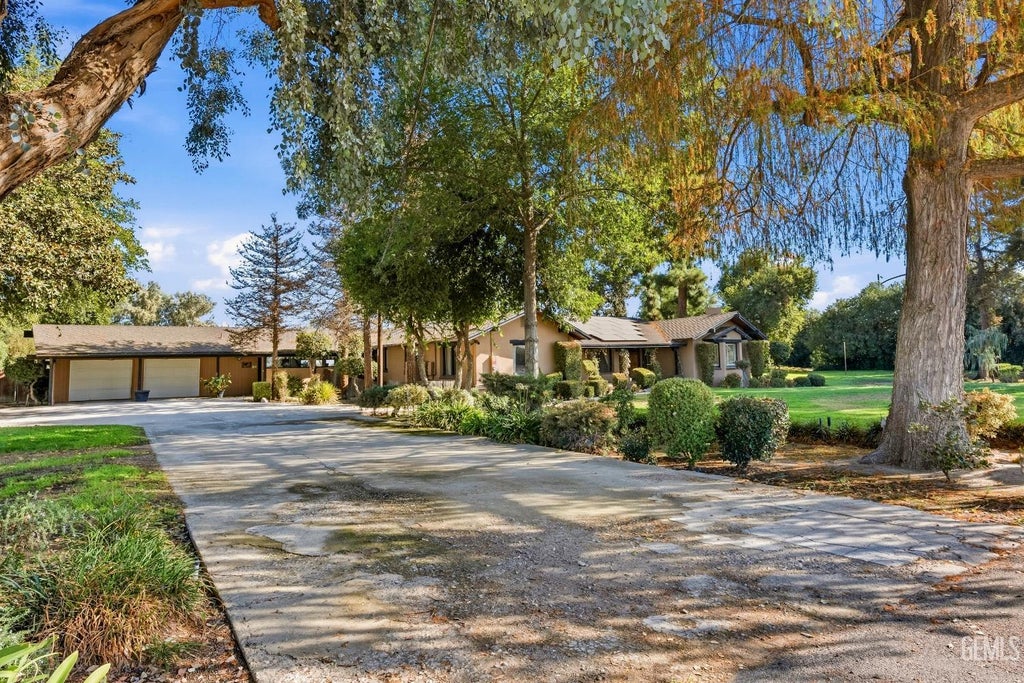 Photo of 33540 Highway 58, Buttonwillow, CA 93206 (MLS # 202610056)