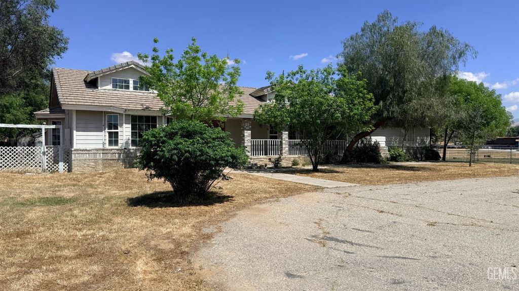 Photo of 10800 Pitts Avenue, Bakersfield, CA 93306 (MLS # 202603940)
