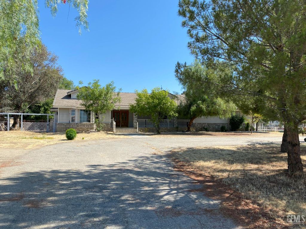 Photo of 10800 Pitts Avenue, Bakersfield, CA 93306 (MLS # 202603940)