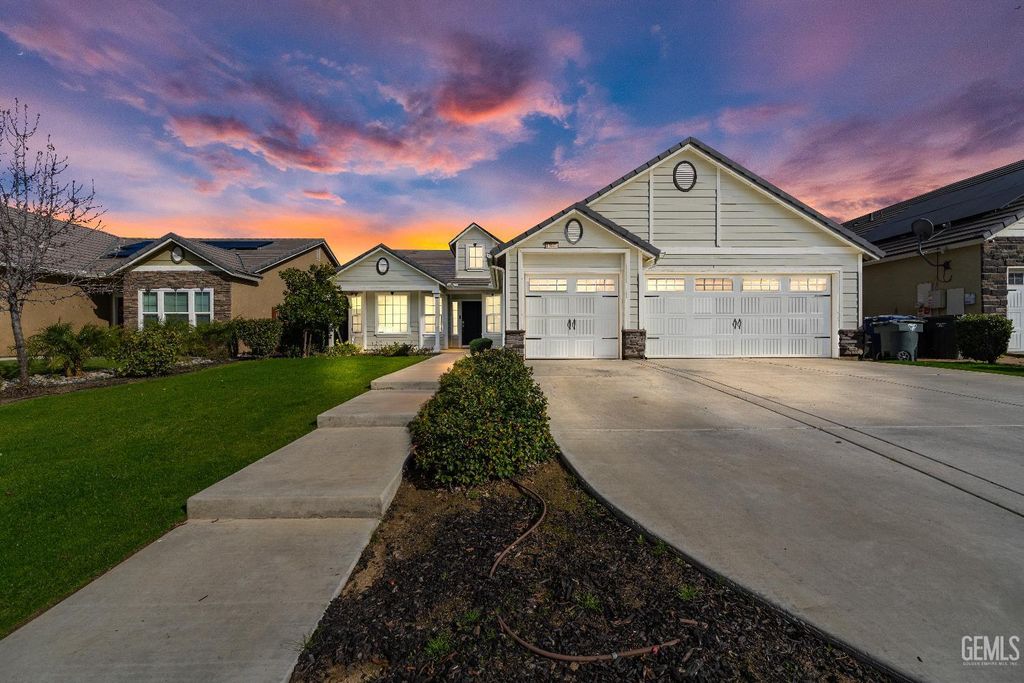 Photo of 13612 Star Shine Drive, Bakersfield, CA 93314 (MLS # 202600132)