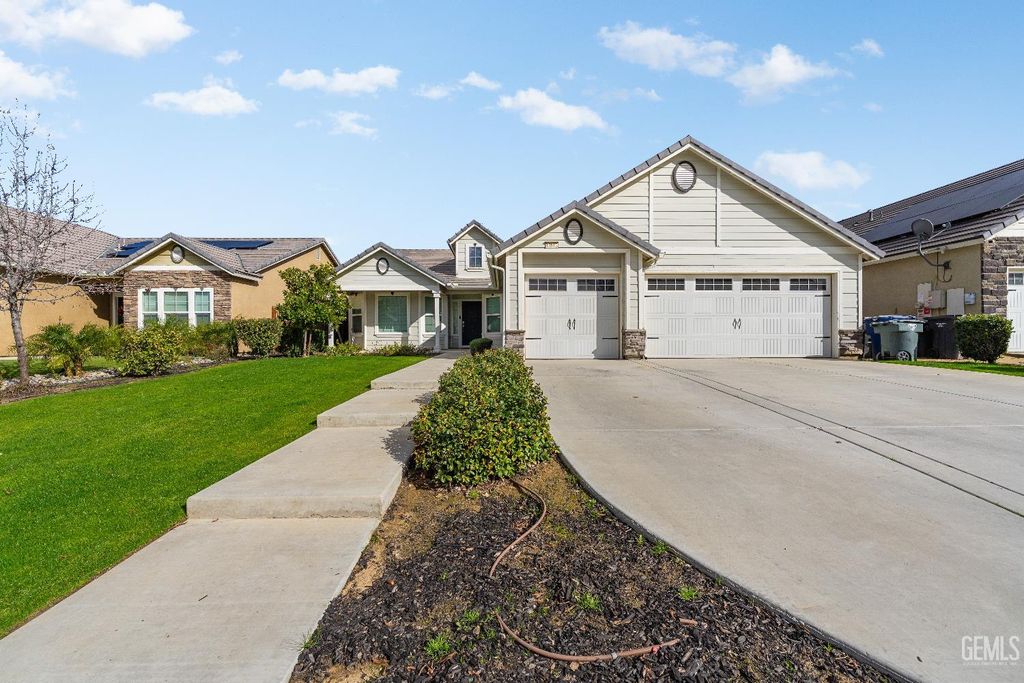 Photo of 13612 Star Shine Drive, Bakersfield, CA 93314 (MLS # 202600132)