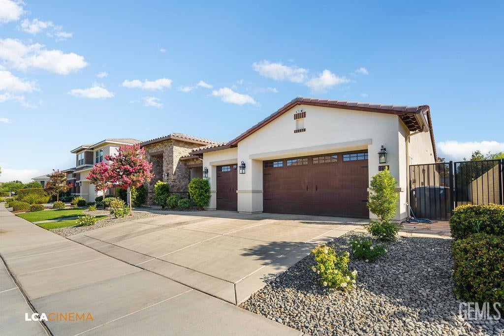 Photo of 11702 Raindrop Lane, Bakersfield, CA 93311 (MLS # 202609870)