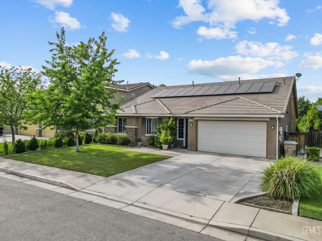 Photo of 11726 Christmas Rose Dr DR, Bakersfield, CA 93311 (MLS # 202605550)