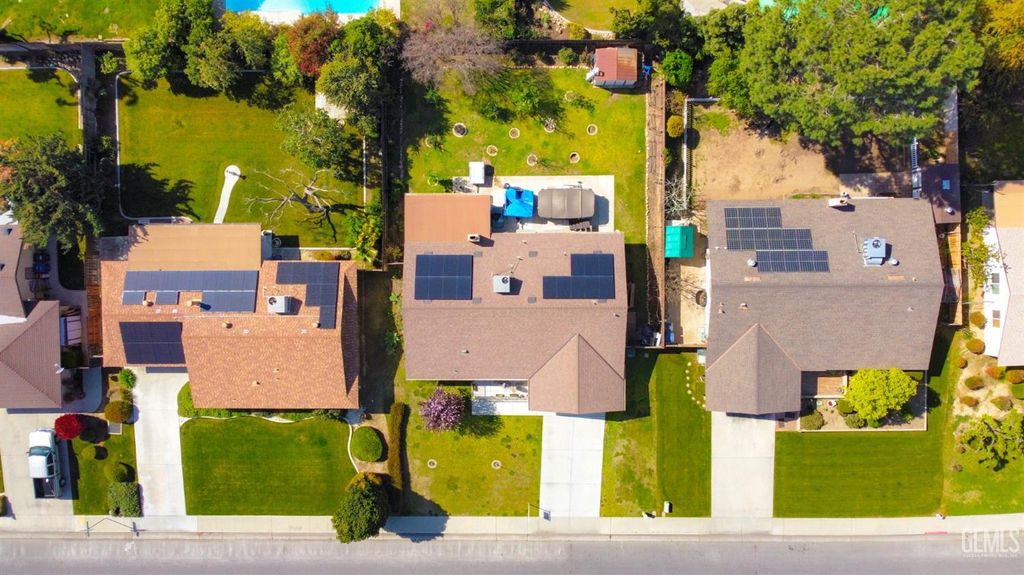 Photo of 6309 Sundale Avenue, Bakersfield, CA 93309 (MLS # 202510554)