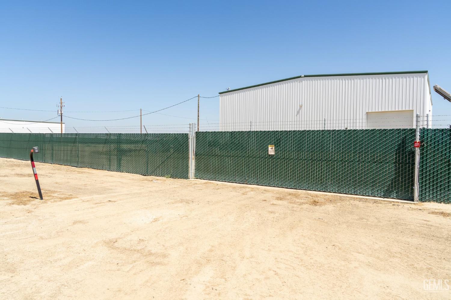 Bakersfield, California 93314, United States, ,Commercial,Active,64204