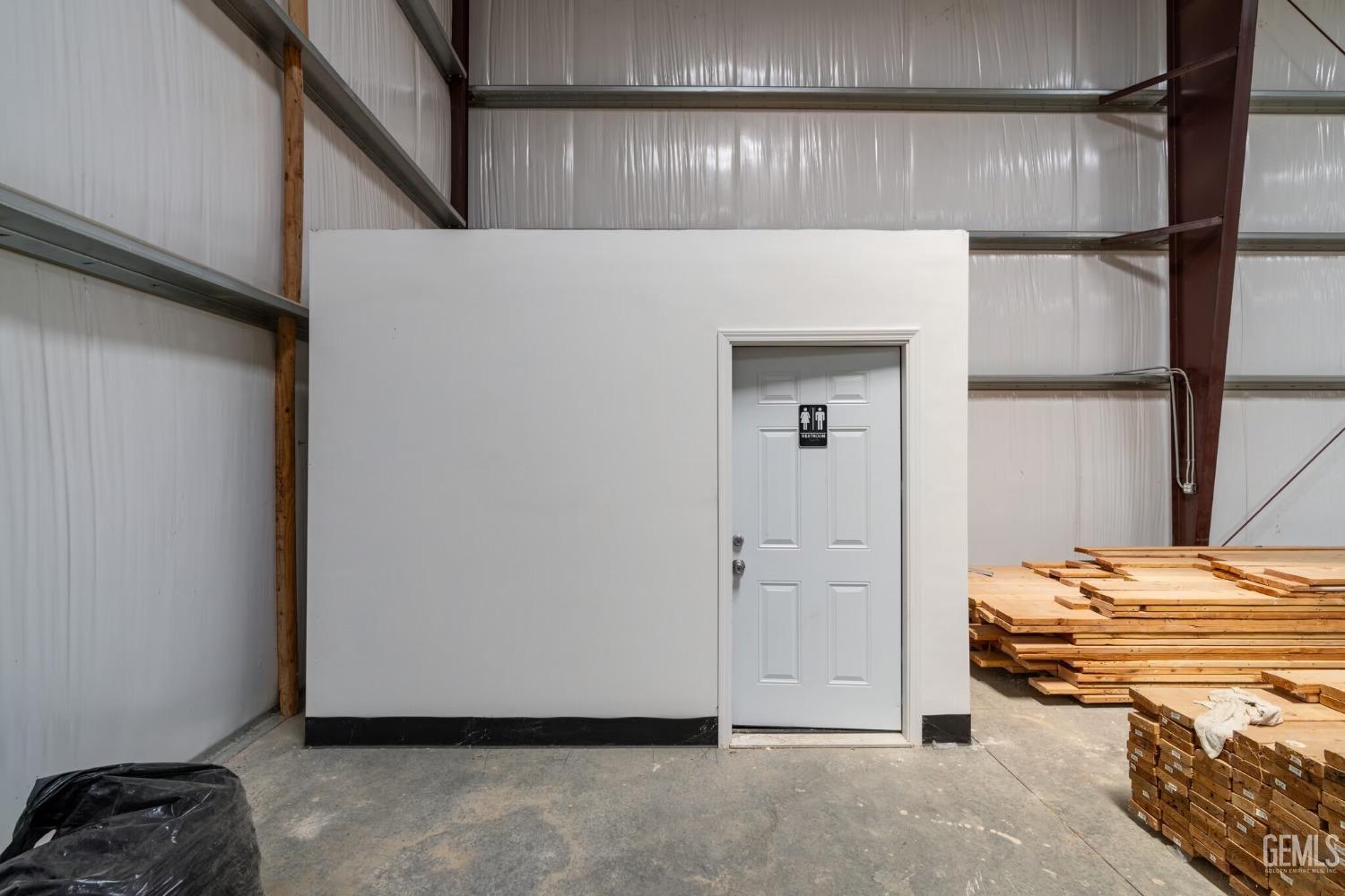 Bakersfield, California 93314, United States, ,Commercial,Active,64204