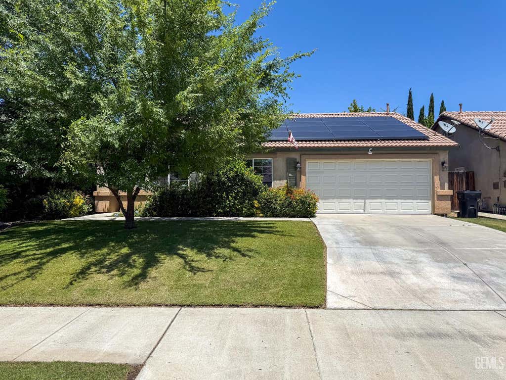 Photo of 10512 Yosemite Falls Avenue, Bakersfield, CA 93312 (MLS # 202605890)