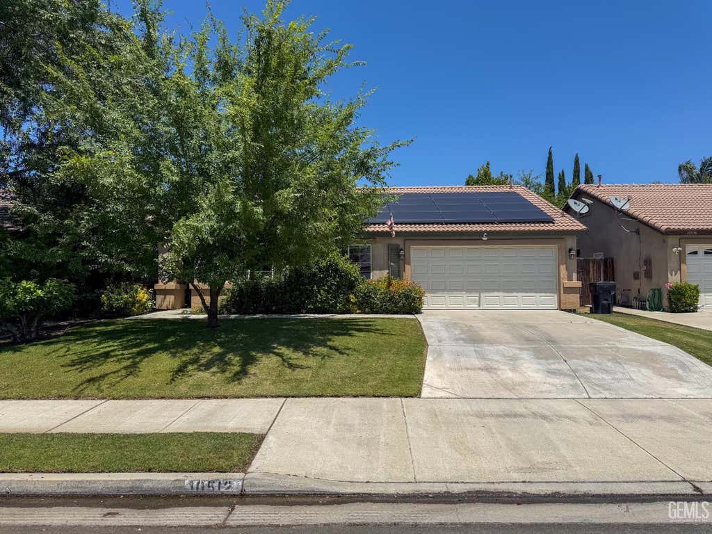 Photo of 10512 Yosemite Falls Avenue, Bakersfield, CA 93312 (MLS # 202605890)