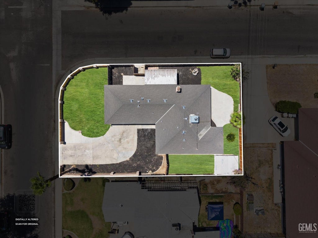 Photo of 3824 Madrid Avenue, Bakersfield, CA 93309 (MLS # 202610275)