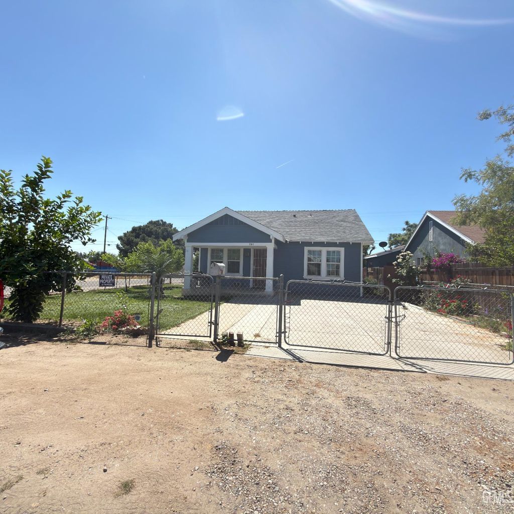 Photo of 201 Belle Avenue, Bakersfield, CA 93308 (MLS # 202603781)
