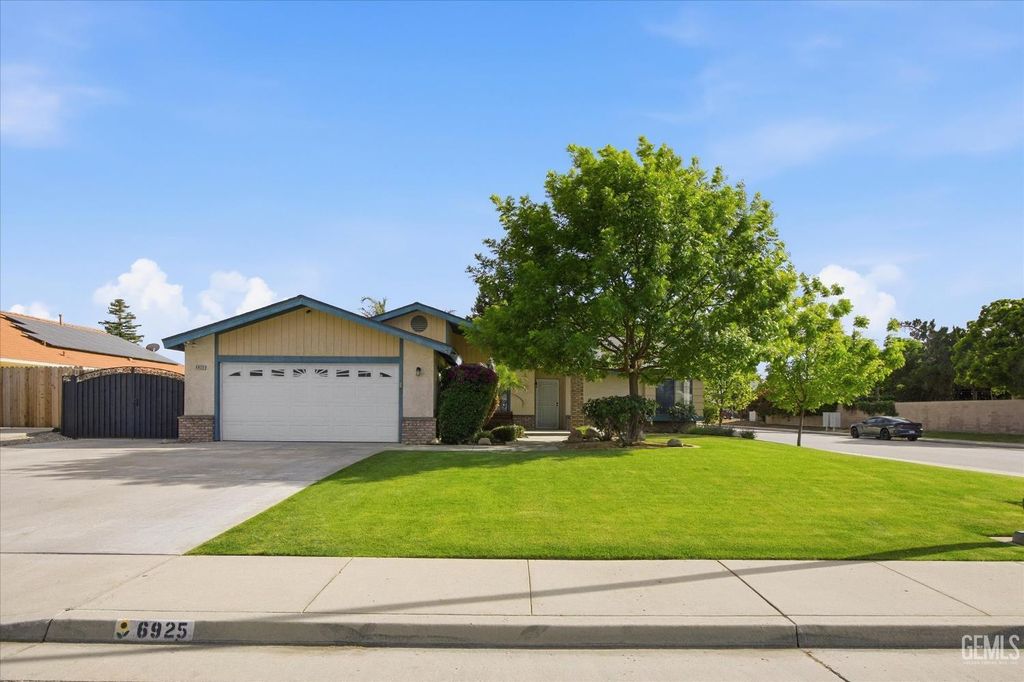 Photo of 6925 Aztec Way, Bakersfield, CA 93308 (MLS # 202603886)