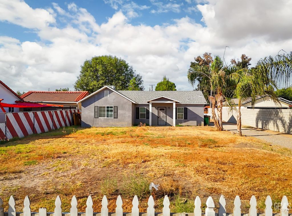 Photo of 612 China Grade Loop, Bakersfield, CA 93308 (MLS # 202511120)