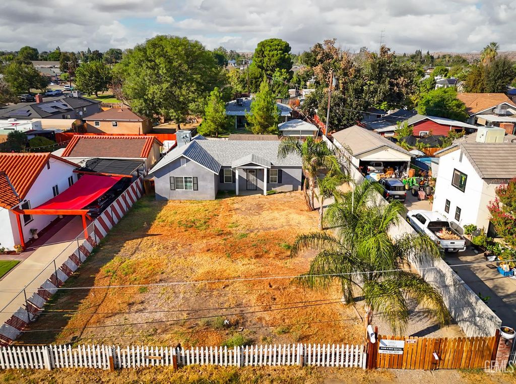 Photo of 612 China Grade Loop, Bakersfield, CA 93308 (MLS # 202511120)