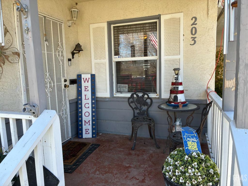 Photo of 203 E Lucard Street, Taft, CA 93268 (MLS # 202602696)