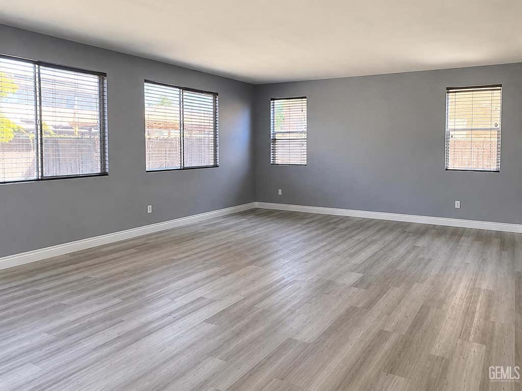 Photo of 1004 Los Cantos Avenue, Arvin, CA 93203 (MLS # 202607908)