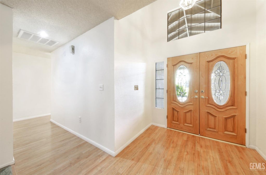 Photo of 6808 Autumn Ridge Drive, Bakersfield, CA 93306 (MLS # 202610868)