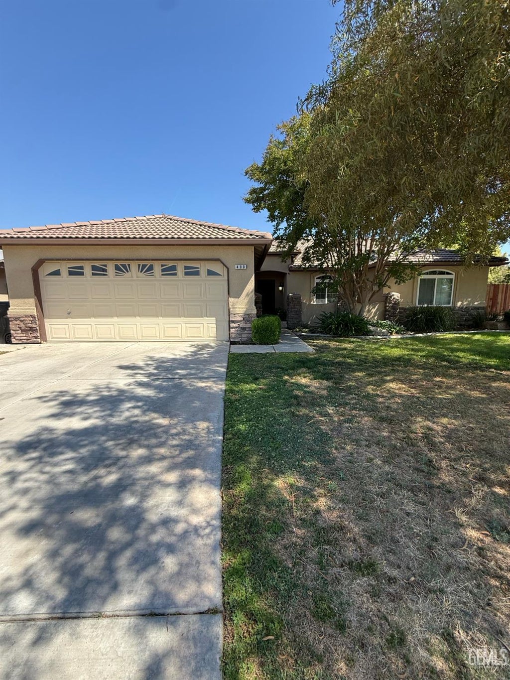 Photo of 400 Mark Avenue, Shafter, CA 93263 (MLS # 202604821)