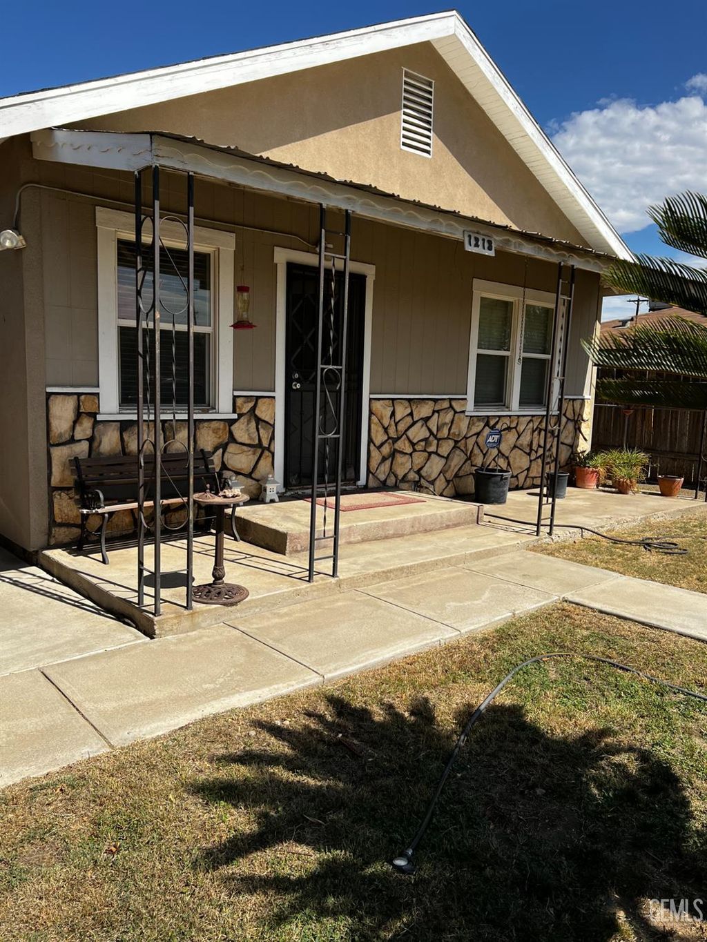 Photo of 1218 Feliz Drive, Bakersfield, CA 93307 (MLS # 202511078)