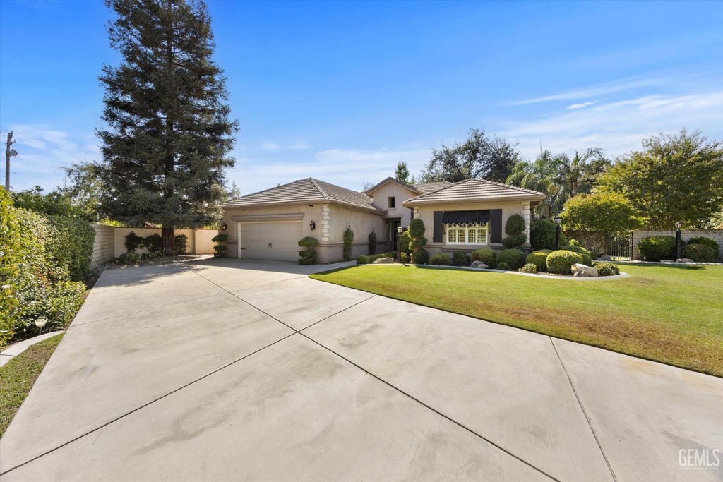 Photo of 3223 Peace Rose Street, Bakersfield, CA 93311 (MLS # 202609692)