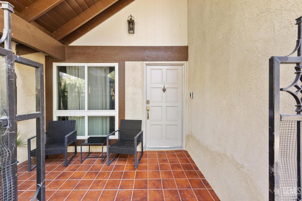 Photo of 3200 El Encanto Court #10, Bakersfield, CA 93301 (MLS # 202606816)