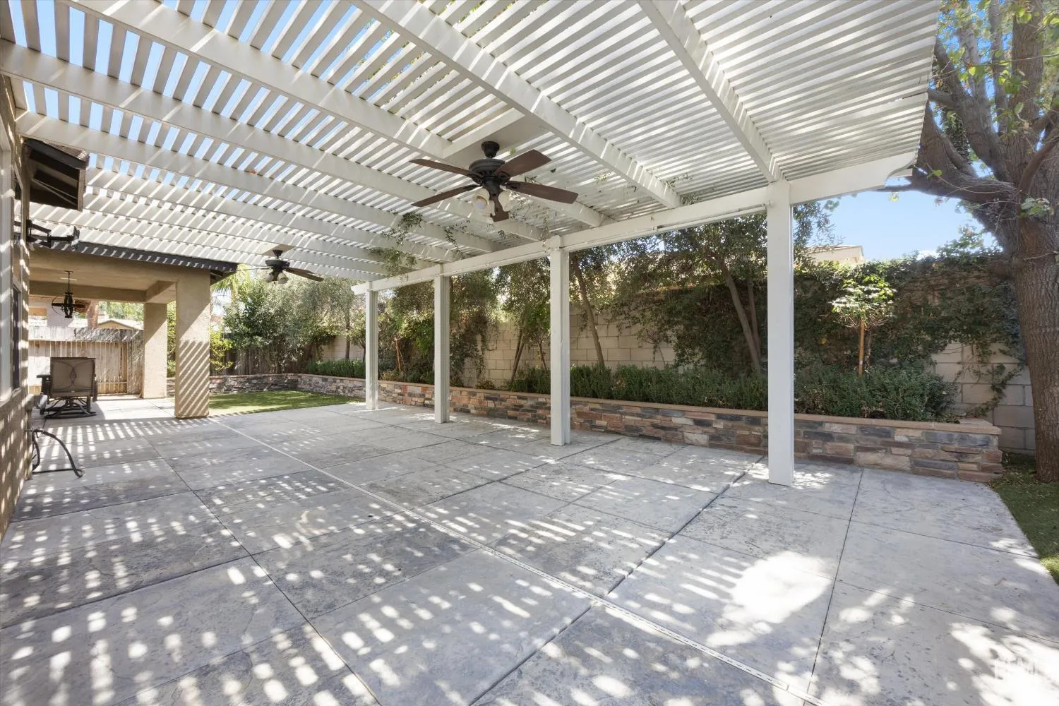 Bakersfield, California 93312, United States, 3 Bedrooms Bedrooms, ,3 BathroomsBathrooms,Residential,Active,216283