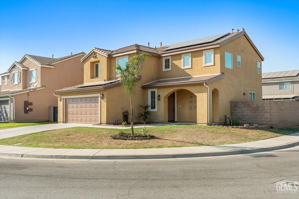 Photo of 1000 Los Cantos Avenue, Arvin, CA 93203 (MLS # 202510585)