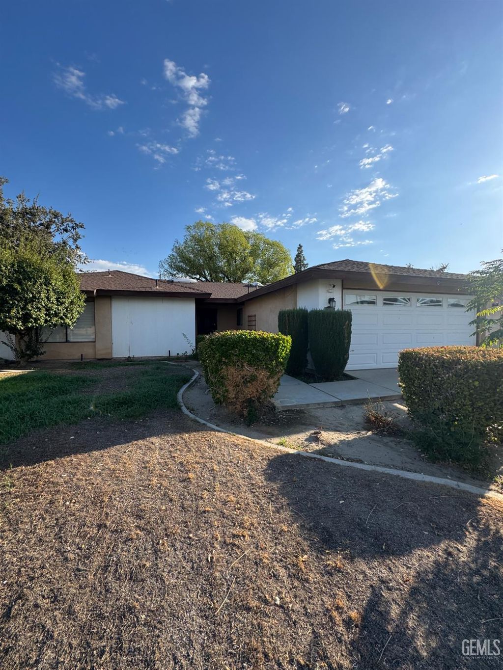 Photo of 3705 Valley Springs Ave. Ave, Bakersfield, CA 93309 (MLS # 202511291)