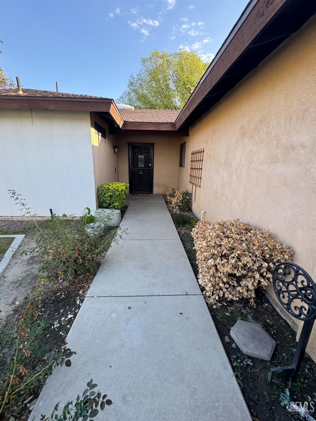 Photo of 3705 Valley Springs Ave. Ave, Bakersfield, CA 93309 (MLS # 202511291)