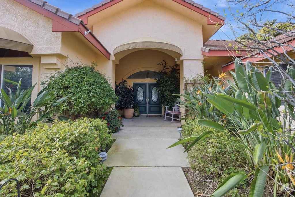 Photo of 1507 Pollen Crest Ct Ct, Bakersfield, CA 93314 (MLS # 202602102)