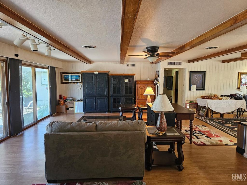 Photo of 6212 Bel Aire Way, Bakersfield, CA 93309 (MLS # 202605792)