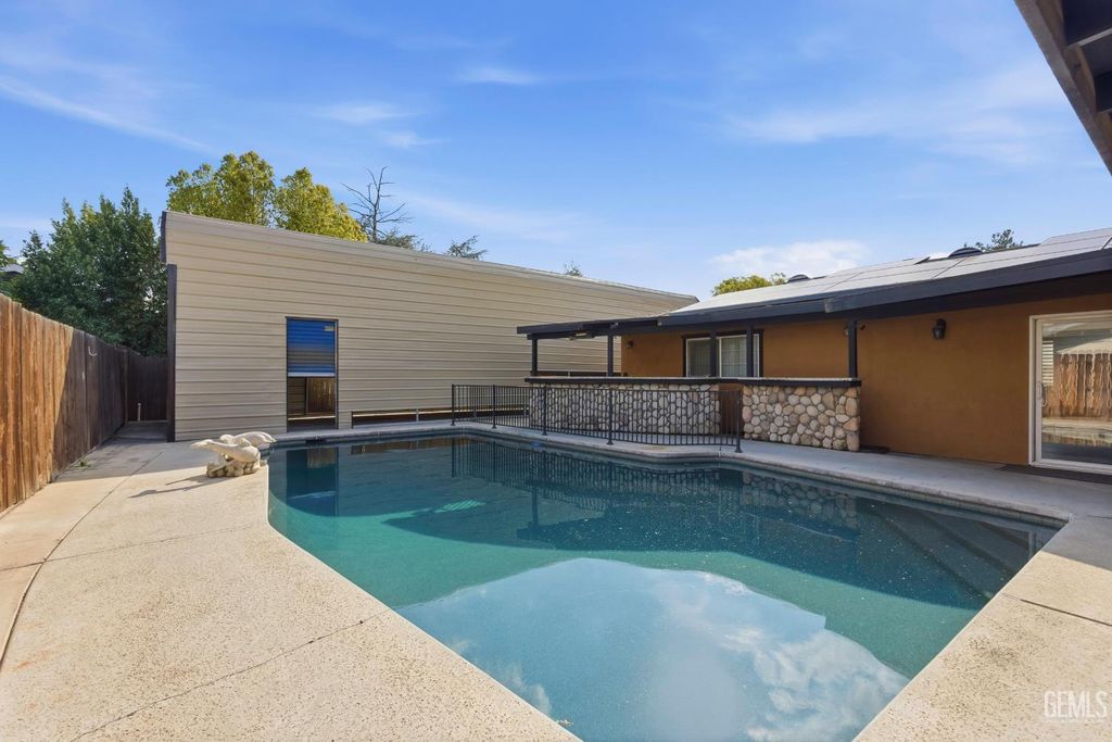 Photo of 6317 Scenic Way, Bakersfield, CA 93309 (MLS # 202602381)