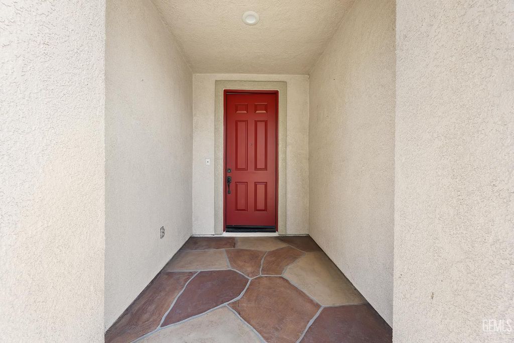 Photo of 412 Hollyhill Drive, Bakersfield, CA 93312 (MLS # 202510295)