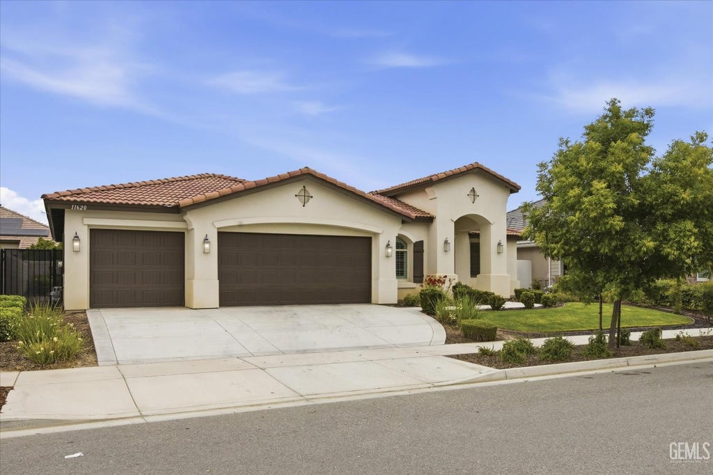 Photo of 11620 Shady Valley Place, Bakersfield, CA 93311 (MLS # 202605697)
