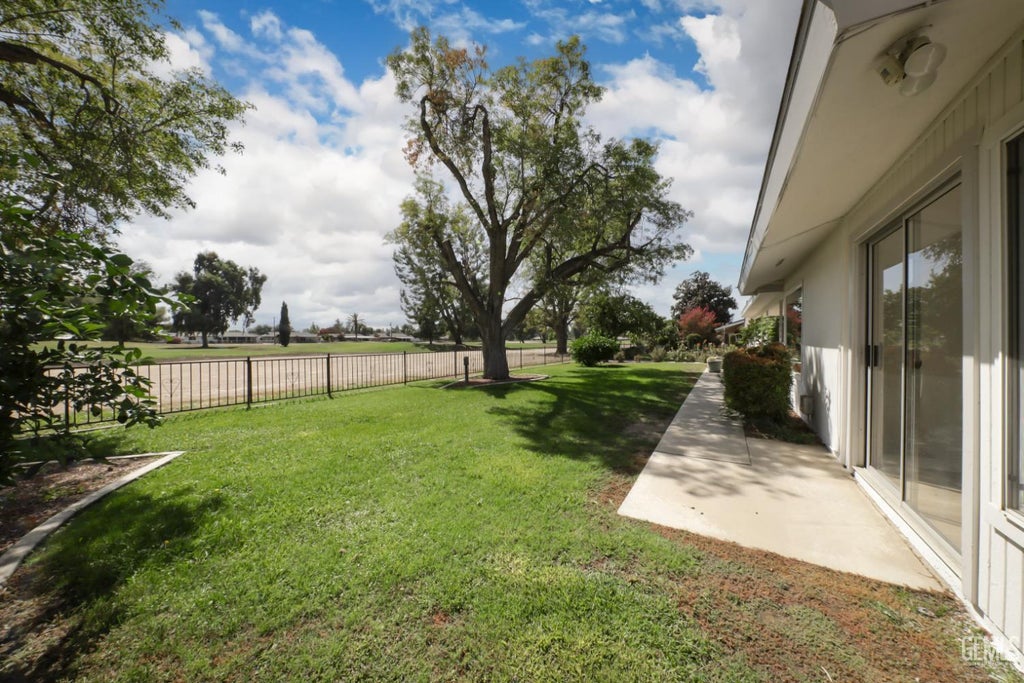 Photo of 6009 Desert Hills Avenue, Bakersfield, CA 93309 (MLS # 202610097)