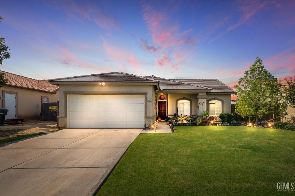 Photo of 8405 Andromeda Lane, Bakersfield, CA 93306 (MLS # 202510769)