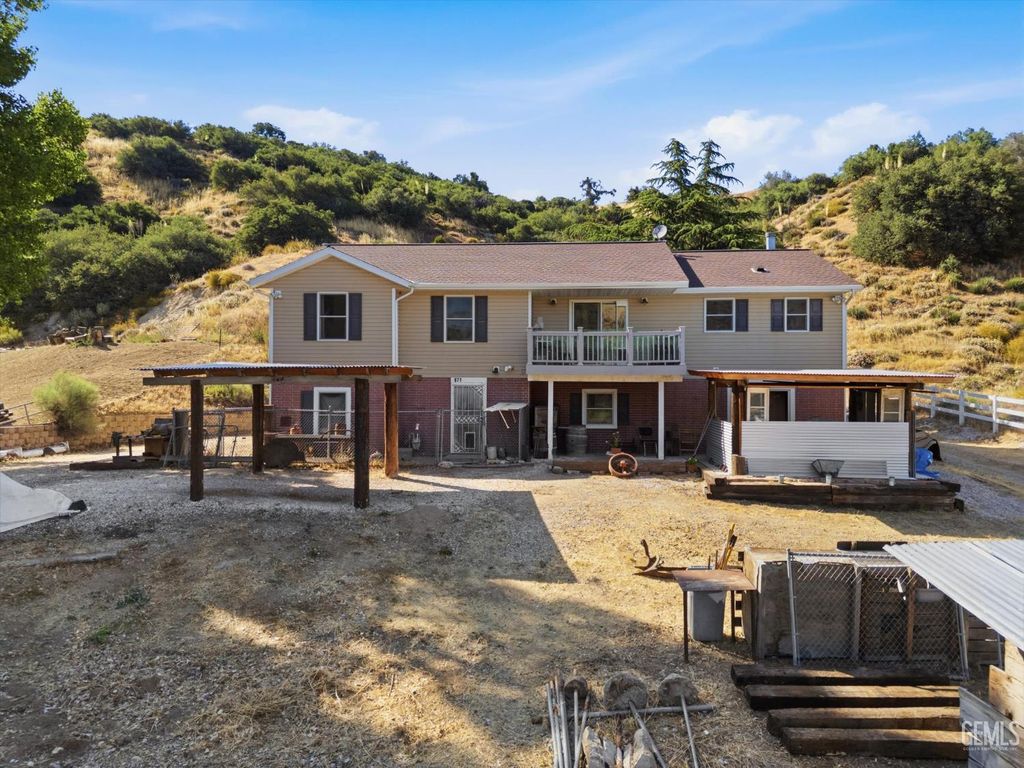 Photo of 871 Lebec Road, Lebec, CA 93243 (MLS # 202606250)
