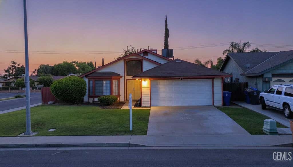 Photo of 2301 Kelso Peak Avenue, Bakersfield, CA 93304 (MLS # 202607711)