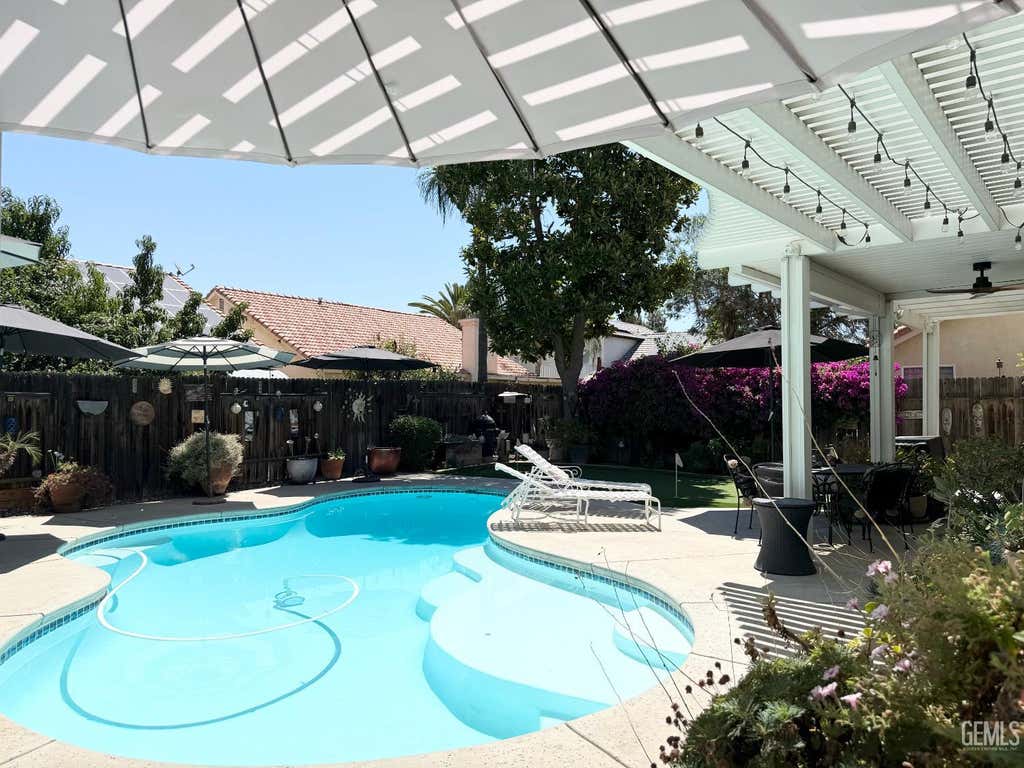 Photo of 4910 Sanderling Lane, Bakersfield, CA 93312 (MLS # 202606164)